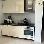 Cosy Studio Next To The Mall